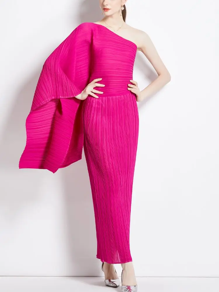 Temperament Irregular Wrinkled Bodycon Dress for Women Chic Sexy Diagonal Waisted Long High Waisted Party Dresses 
Temperament Irregular Wrinkled Bodycon Dress for Women Chic Sexy Diagonal Waisted Long High Waisted Party Dresses