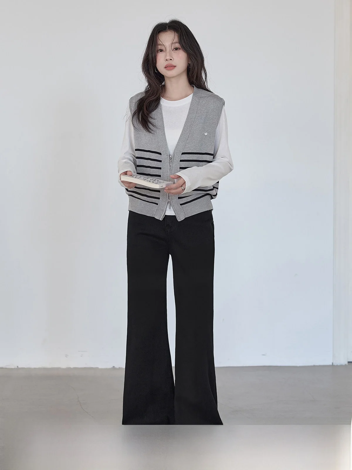 Bla High Waist Flared Jeans Women's Spring 2026 New Sle Retro Ele Versatile Slimming HUIXI Dstring Casual Jeans
Bla High Waist Flared Jeans Women's Spring 2026 New Sle Retro Ele Versatile Slimming HUIXI Dstring Casual Jeans