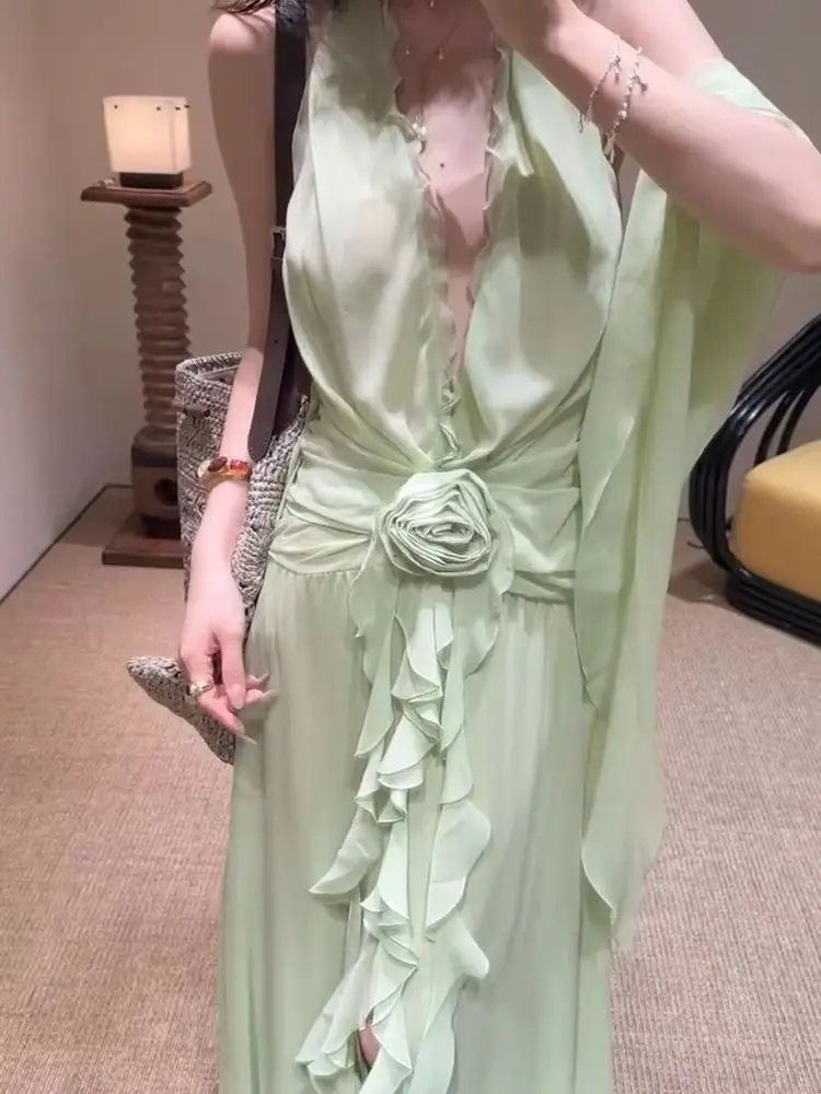 Sexy Halter Deep V-neck Hollow Out Maxi Dress for Women 2025 Summer Holiday Outfits Fashion Pleated Flower Sleeveless Dress
Sexy Halter Deep V-neck Hollow Out Maxi Dress for Women 2025 Summer Holiday Outfits Fashion Pleated Flower Sleeveless Dress