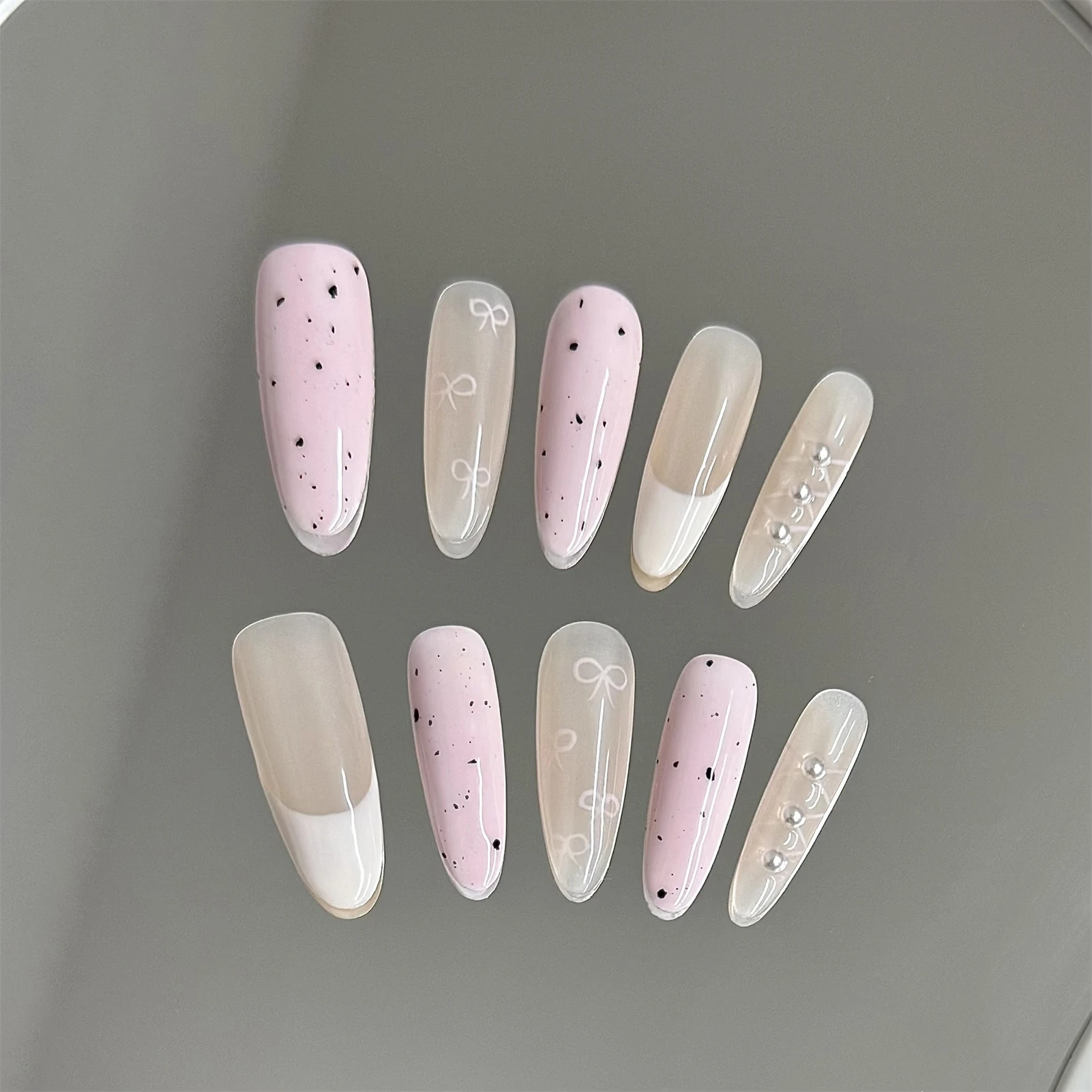 10pcs Handmade Pink Gentle Fake Nails With Pearls Decor White French Tip Press On Acyrlic Nails Long Almond Fashion False Nails
10pcs Handmade Pink Gentle Fake Nails With Pearls Decor White French Tip Press On Acyrlic Nails Long Almond Fashion False Nails