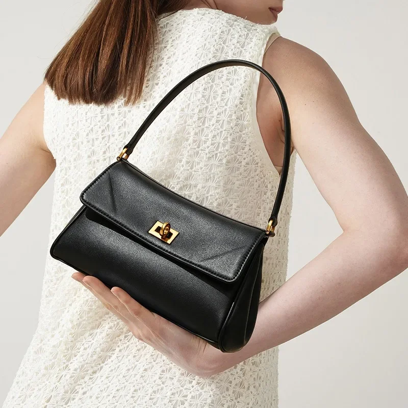 2026 Fashion Small Crossbody Bag with Chain Women‘s Cowhide Shoulder Bag for Office Worker Minimalist Flip Cover Design Black
2026 Fashion Small Crossbody Bag with Chain Women‘s Cowhide Shoulder Bag for Office Worker Minimalist Flip Cover Design Black