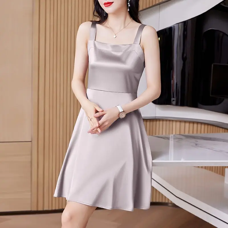 High End Acetate Satin Camisole Dress for Spring and Summer, New Loose Sleeveless Long Skirt
High End Acetate Satin Camisole Dress for Spring and Summer, New Loose Sleeveless Long Skirt