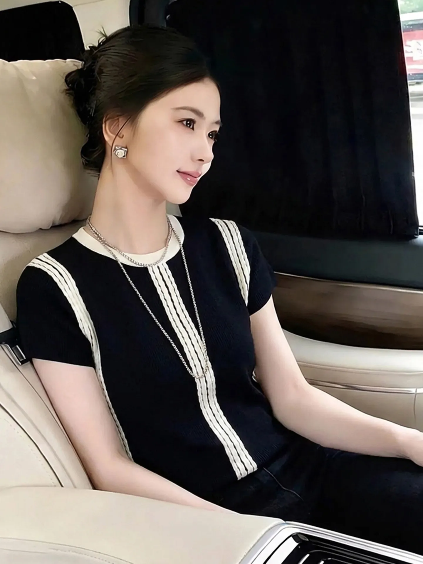 Unique Color Block Design round Neck Knitwear Short Sleeve Elegant Slimming Top for Spring Summer Casual Style Knitted Shirt
Unique Color Block Design round Neck Knitwear Short Sleeve Elegant Slimming Top for Spring Summer Casual Style Knitted Shirt