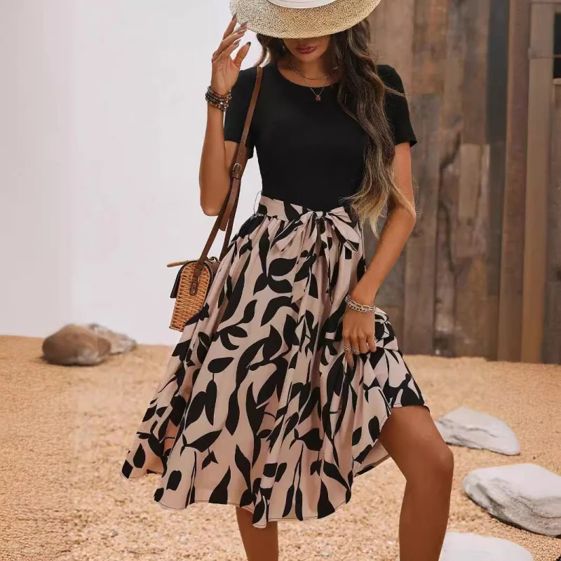 2025New summer style elegant women's printed patchwork short-sleeve dress
2025New summer style elegant women's printed patchwork short-sleeve dress