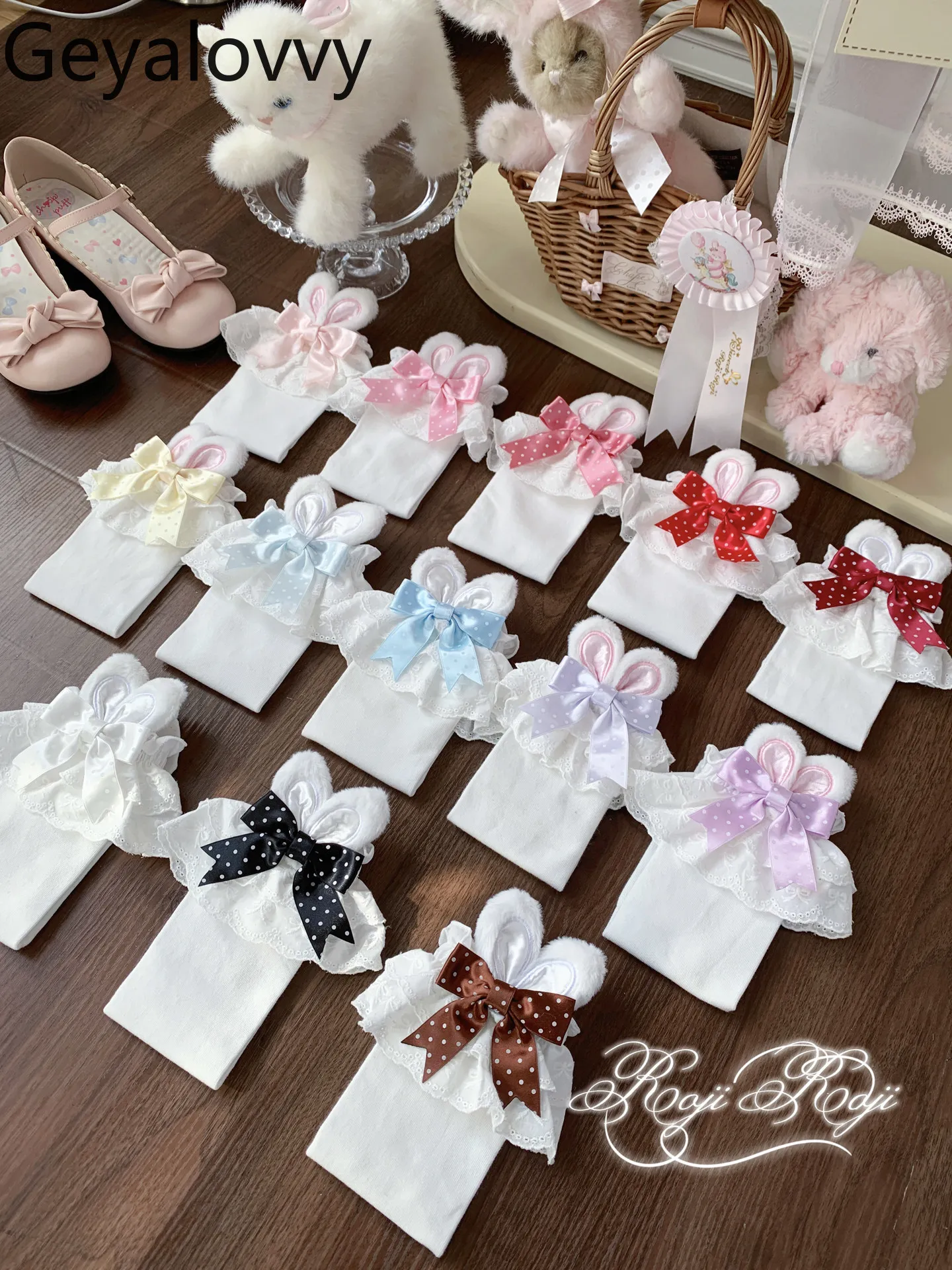 Оригинальные белые носки Roji Lolita с бантом для женщин, весна-лето 2026, новые универсальные короткие носки в стиле JK с кружевной отделкой, милые и нежные
Оригинальные белые носки Roji Lolita с бантом для женщин, весна-лето 2026, новые универсальные короткие носки в стиле JK с кружевной отделкой, милые и нежные