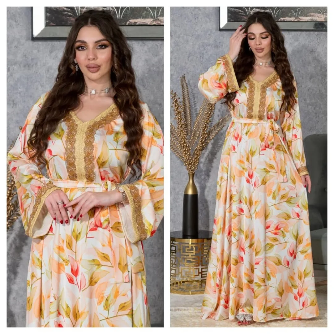 Muslim Leaf Printed Dress with Belt Sash Women Abaya V-neck Gold Trimming Djellaba Long Robe Elegant Eid Caftan Islamic Gown
Muslim Leaf Printed Dress with Belt Sash Women Abaya V-neck Gold Trimming Djellaba Long Robe Elegant Eid Caftan Islamic Gown