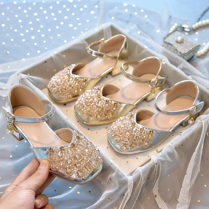 Модные туфли принцессы с бриллиантами для девочек, осень 2023, новые детские кожаные туфли, простые туфли Мэри Джейн для девочек, нескользящая детская повседневная обувь
Модные туфли принцессы с бриллиантами для девочек, осень 2023, новые детские кожаные туфли, простые туфли Мэри Джейн для девочек, нескользящая детская повседневная обувь