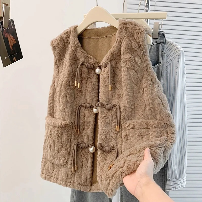 Легкий теплый жилет с цветочным принтом Pred Svel, свободный жилет из искусственного меха с накладками на плечо Jaet, модная верхняя одежда больших размеров
Легкий теплый жилет с цветочным принтом Pred Svel, свободный жилет из искусственного меха с накладками на плечо Jaet, модная верхняя одежда больших размеров