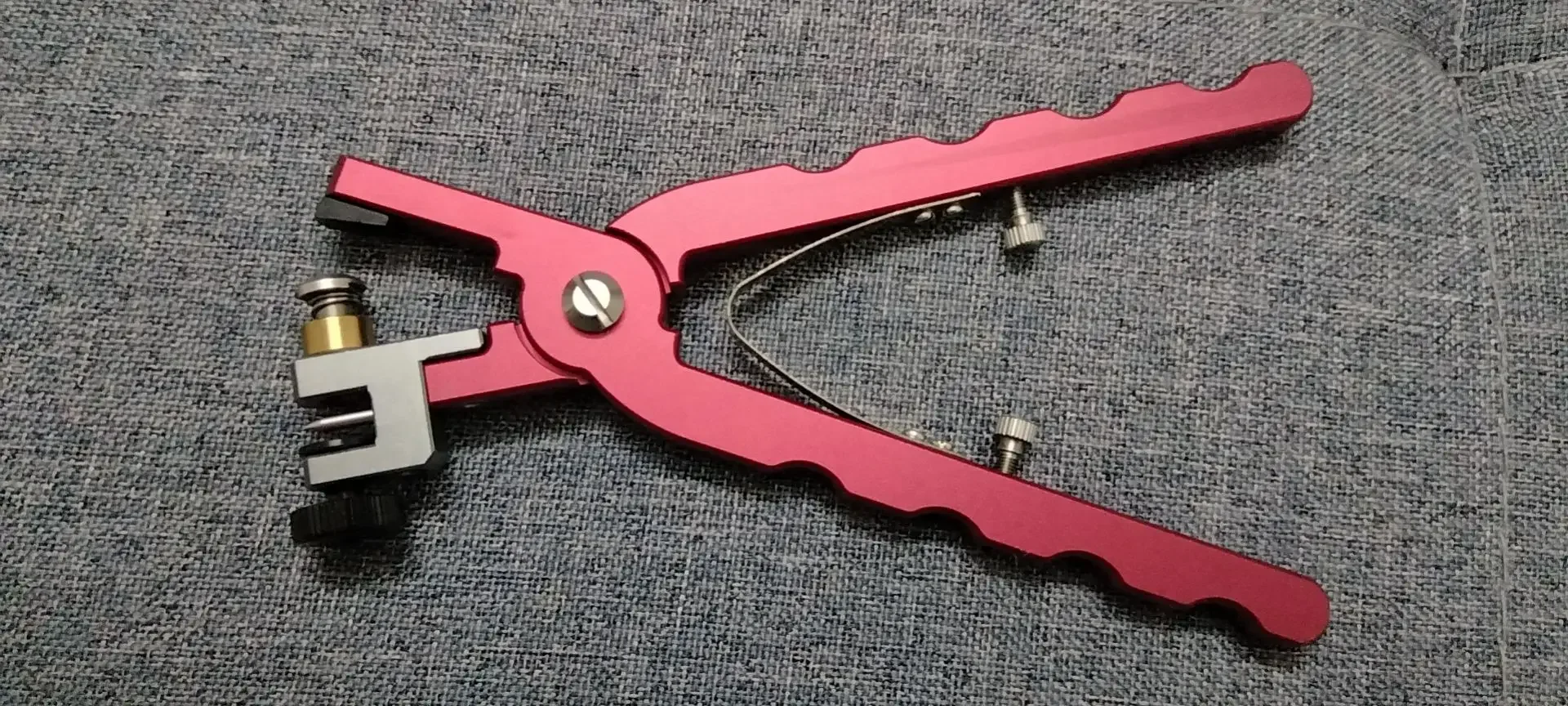 N.30227 Leather Watch Bracelet Cutting Plier for Straps to Fix Catches Spring Bar for Watch Strap Repair
N.30227 Leather Watch Bracelet Cutting Plier for Straps to Fix Catches Spring Bar for Watch Strap Repair