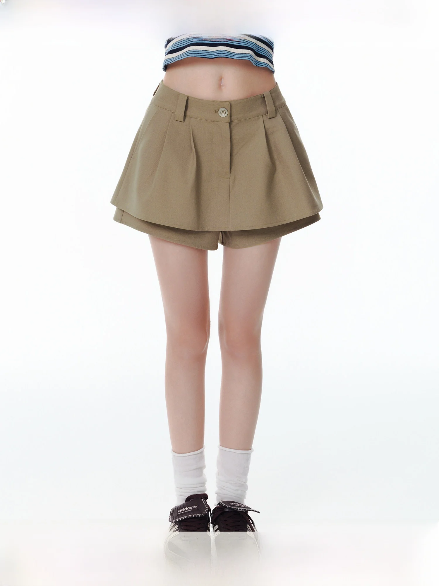 Летние новые шорты-юбка A-силуэта WhyBerry 2025: ретро-стиль, маленькие размеры, повседневные хлопковые брюки с широкими штанинами для женщин
Летние новые шорты-юбка A-силуэта WhyBerry 2025: ретро-стиль, маленькие размеры, повседневные хлопковые брюки с широкими штанинами для женщин