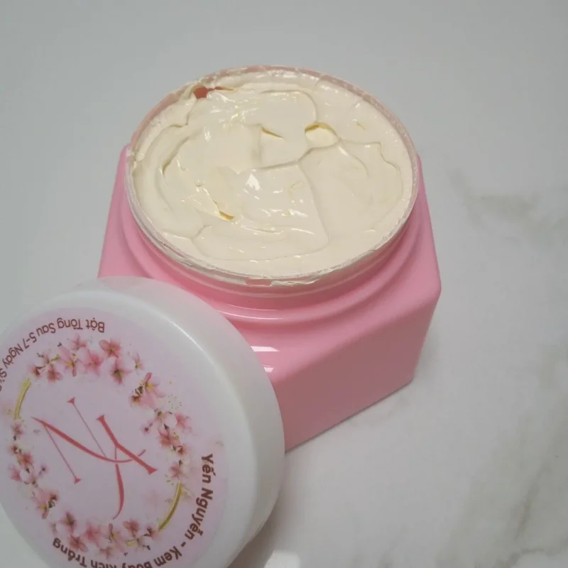 Body Milk For Uneven Skin Brightening Cream 200g/bottle kem body kich trang bat tong sau 7 ngay su dung
Body Milk For Uneven Skin Brightening Cream 200g/bottle kem body kich trang bat tong sau 7 ngay su dung