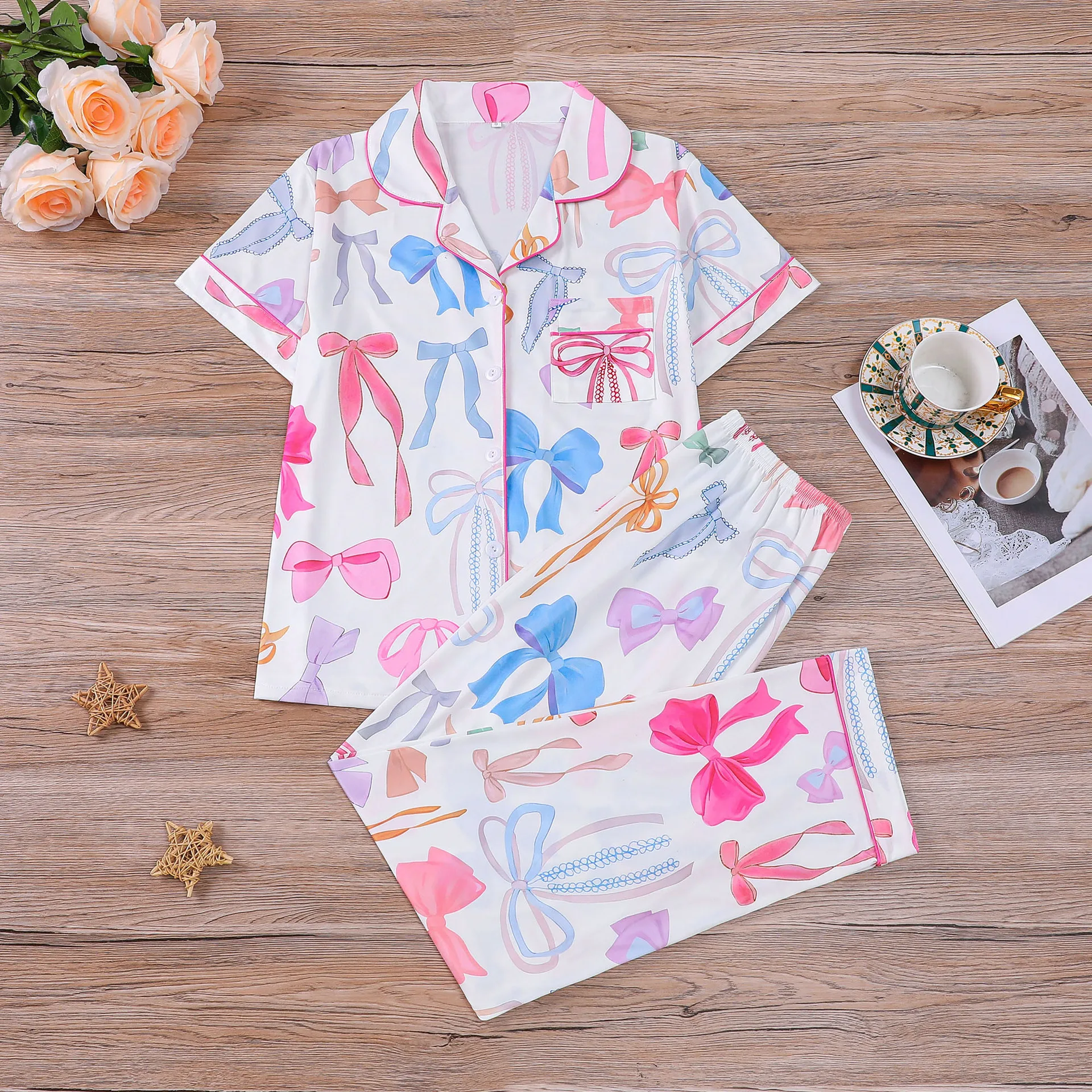 Color Bow Print 2PCS European American Women's Pajamas Set Comfortable Cardigan Lapel Short-sleeved Trousers Set
Color Bow Print 2PCS European American Women's Pajamas Set Comfortable Cardigan Lapel Short-sleeved Trousers Set