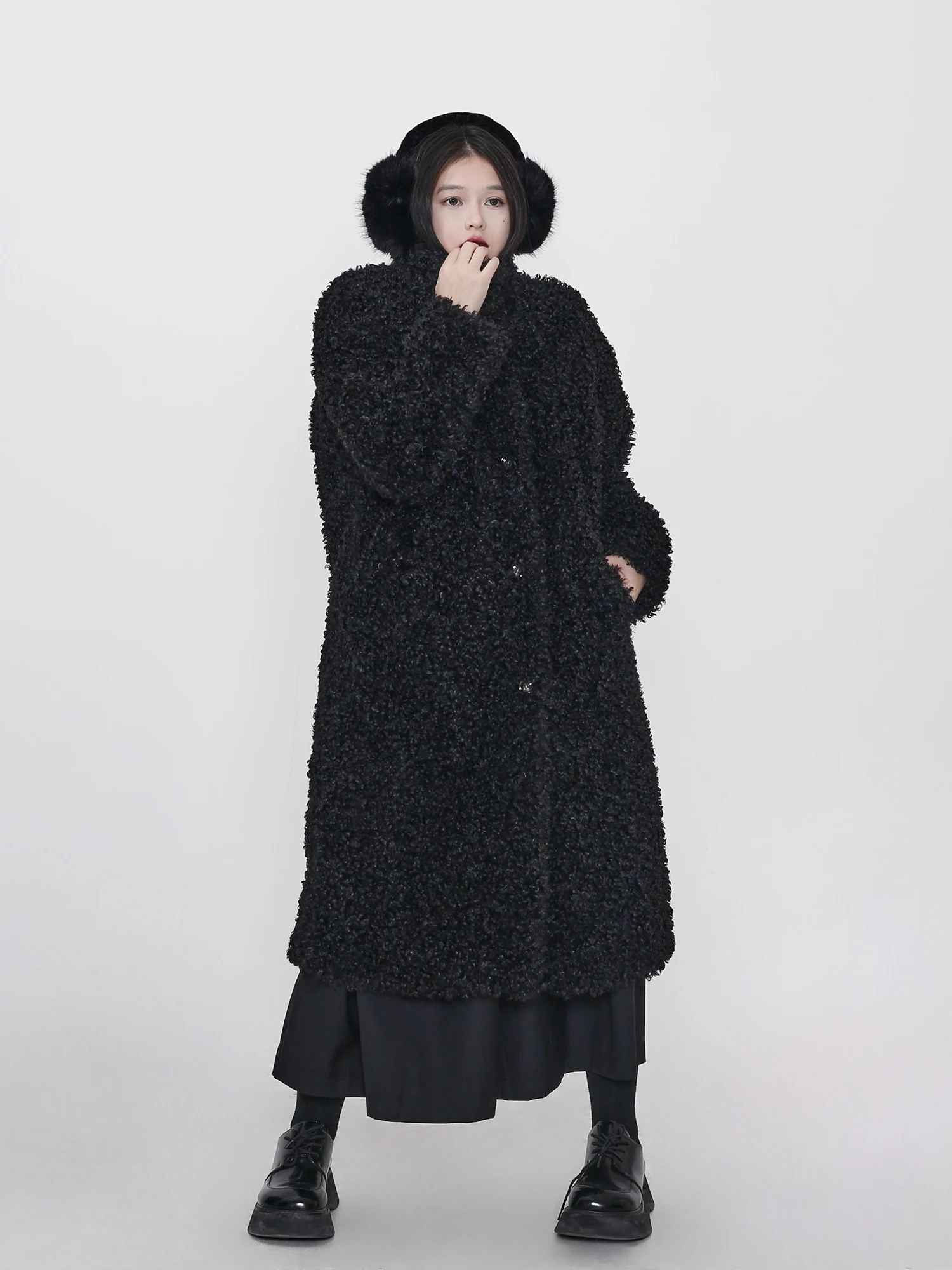 Hidden Seek 2025 Winter New Lamb Fur Coat Long Loose Lapel Cotton Filled Windbreaker Elegant Commute Style Women's J...
Hidden Seek 2025 Winter New Lamb Fur Coat Long Loose Lapel Cotton Filled Windbreaker Elegant Commute Style Women's J...