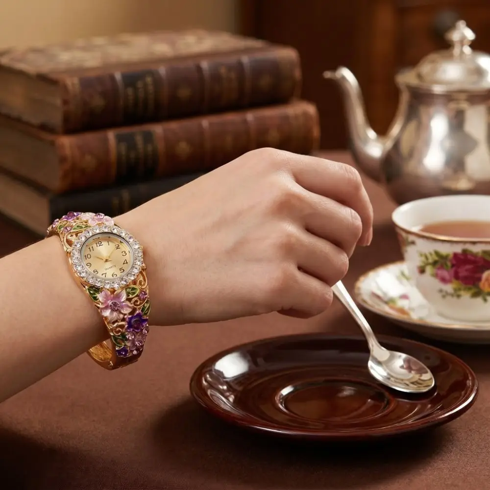Rich In Flowers Vintage Watch Rhinestone Bracelet Crystal Jewelry Ladies Wristwatch Versatile Design Round Dial Bracelet Watch
Rich In Flowers Vintage Watch Rhinestone Bracelet Crystal Jewelry Ladies Wristwatch Versatile Design Round Dial Bracelet Watch