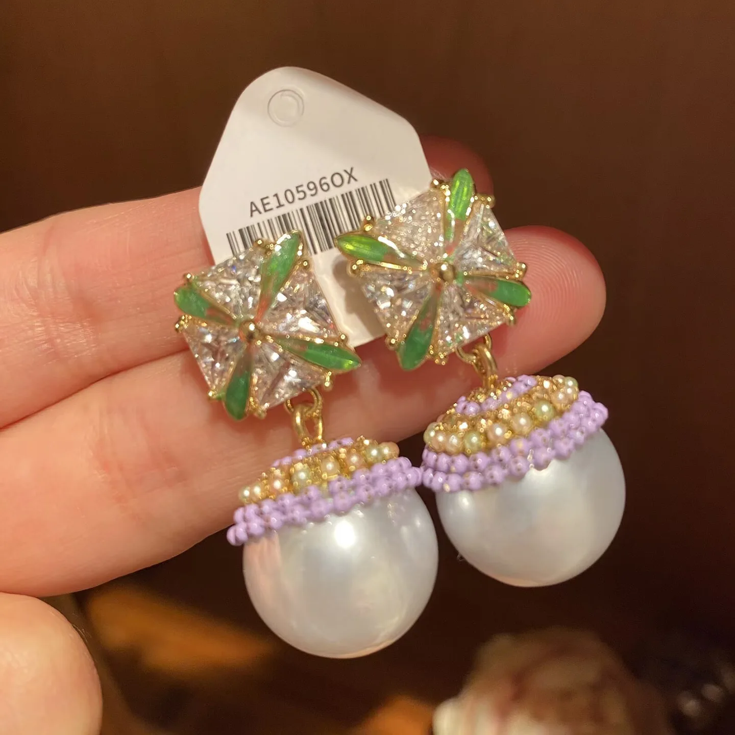 Серьги-кисточки с микроинкрустацией цирконами S925 и нежно-фиолетовым жемчугом
Серьги-кисточки с микроинкрустацией цирконами S925 и нежно-фиолетовым жемчугом