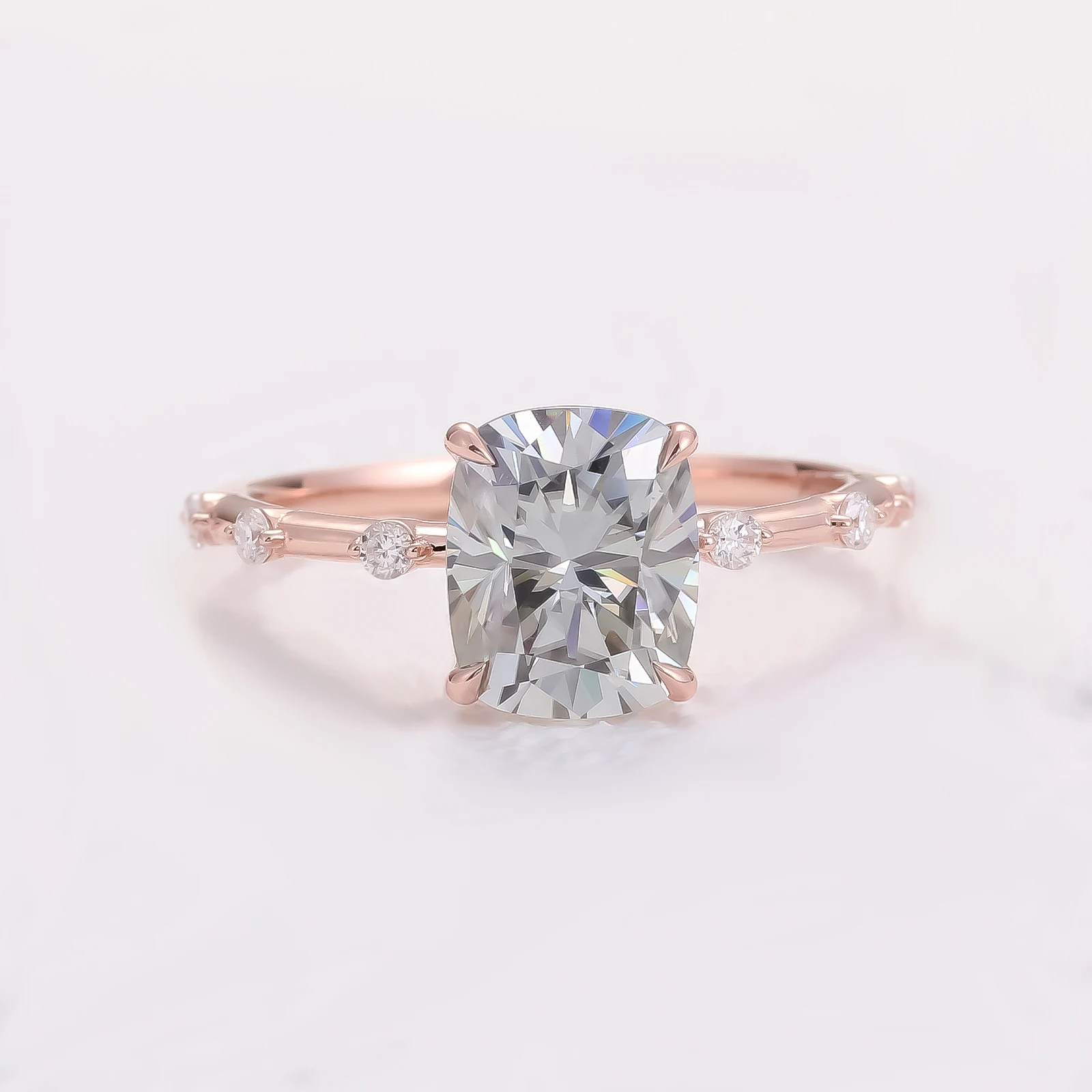Прованс 10K серые обручальные кольца с муассанитом для женщин 2,5CT удлиненные кольца-пасьянс с подушкой для подруги GRA
Прованс 10K серые обручальные кольца с муассанитом для женщин 2,5CT удлиненные кольца-пасьянс с подушкой для подруги GRA