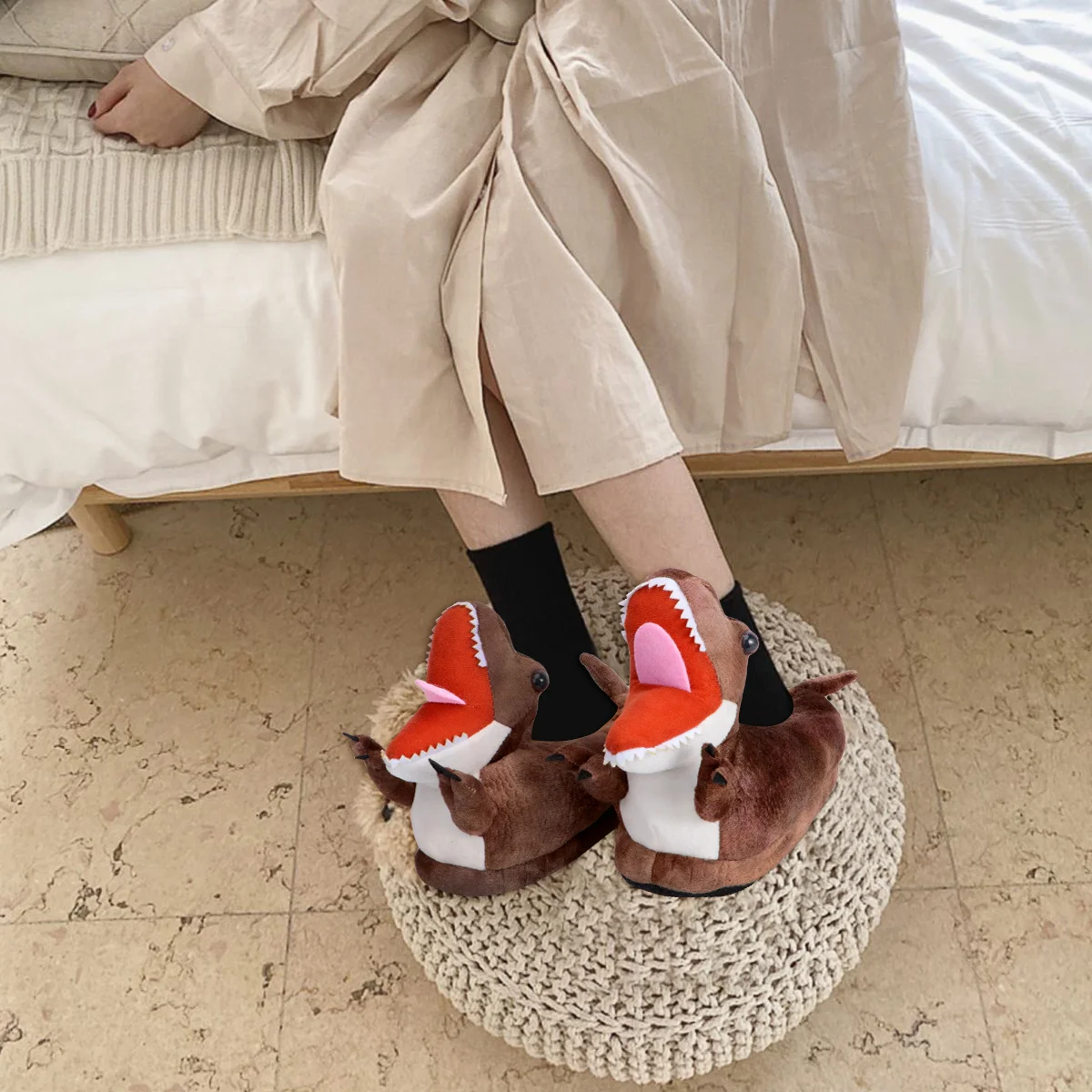 1Pair Warm Cotton Slippers Winter Indoor Home Shoes Soft Breathable Lightweight Cartoon Pattern Fall and Winter Slippers
1Pair Warm Cotton Slippers Winter Indoor Home Shoes Soft Breathable Lightweight Cartoon Pattern Fall and Winter Slippers