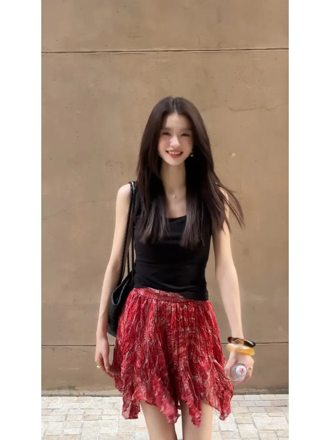 Parkyeon Korean Style Slimming T-Shirt Top Red Chiffon Half Skirt A-Line Long Skirt Casual Drifting Fashion Set Summer 2025
Parkyeon Korean Style Slimming T-Shirt Top Red Chiffon Half Skirt A-Line Long Skirt Casual Drifting Fashion Set Summer 2025