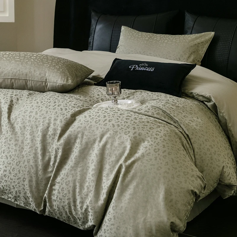 New 2025 Luxury Bedding Sets - 100% Cotton, Long-Staple, High Thread Count, Solid Color, King Size 1.8m Bed
New 2025 Luxury Bedding Sets - 100% Cotton, Long-Staple, High Thread Count, Solid Color, King Size 1.8m Bed