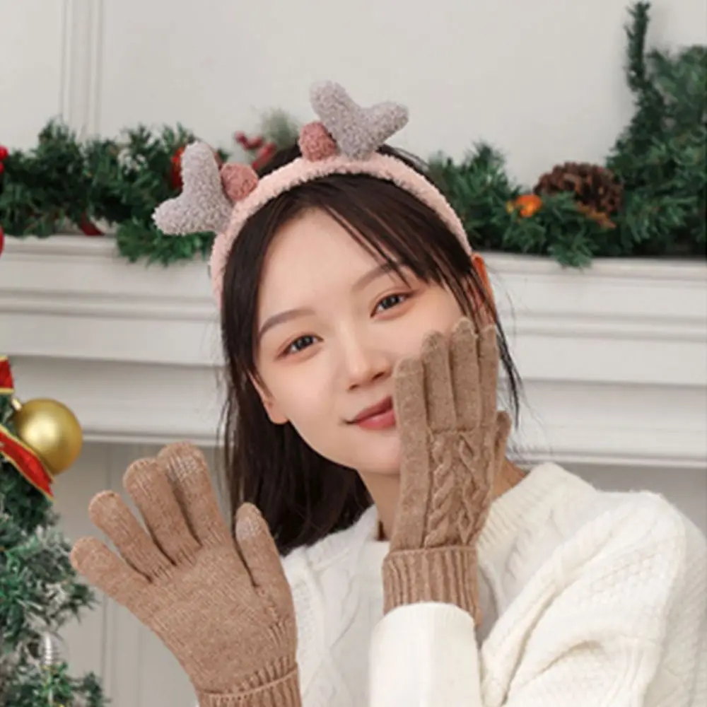 Trendy Soft Touch Screen Windproof Twist Cold-proof Winter Gloves Women Gloves Mittens Knitting Gloves
Trendy Soft Touch Screen Windproof Twist Cold-proof Winter Gloves Women Gloves Mittens Knitting Gloves