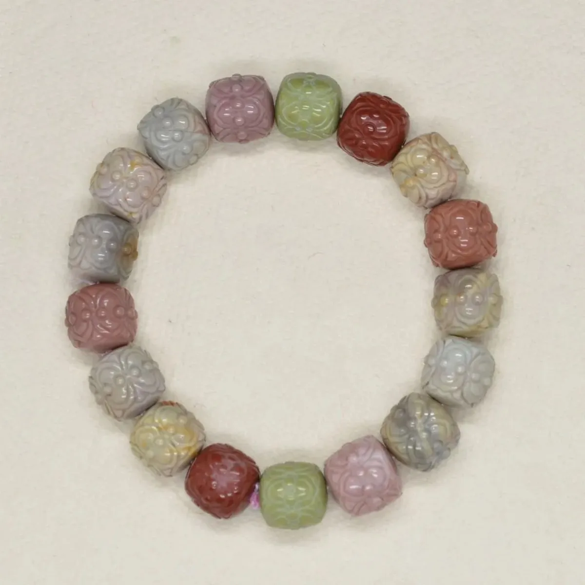 Jewelry Bracelets Natural Double-Color Gobi Desert Alxa Agate Macaron Color Series Hand String With Multi-Color Lotus Carving
Jewelry Bracelets Natural Double-Color Gobi Desert Alxa Agate Macaron Color Series Hand String With Multi-Color Lotus Carving