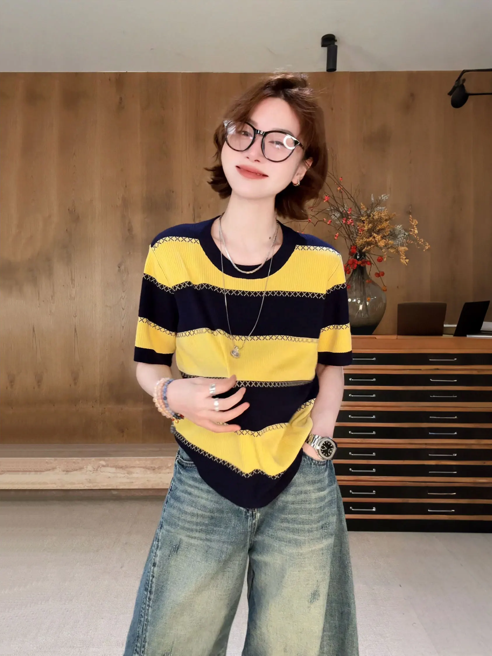 Minimalist Color Block Wide Stripe Knitted Short Sleeve T Shirt for Women by Moon Doesn't Eat Fish round Neck Casual Top
Minimalist Color Block Wide Stripe Knitted Short Sleeve T Shirt for Women by Moon Doesn't Eat Fish round Neck Casual Top