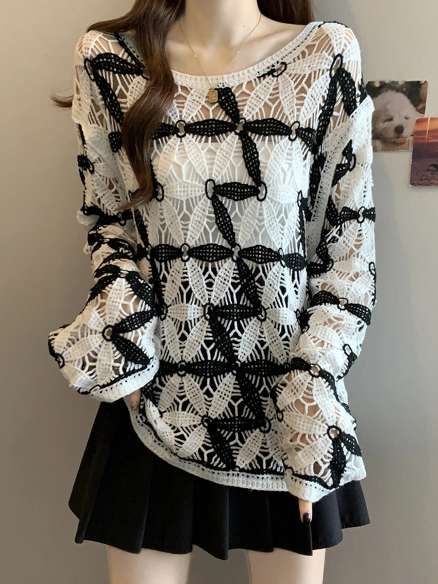 Корейский вязаный свитер с вырезами для женщин больших размеров, летний повседневный свободный крой, мягкий топ с длинными рукавами
Корейский вязаный свитер с вырезами для женщин больших размеров, летний повседневный свободный крой, мягкий топ с длинными рукавами