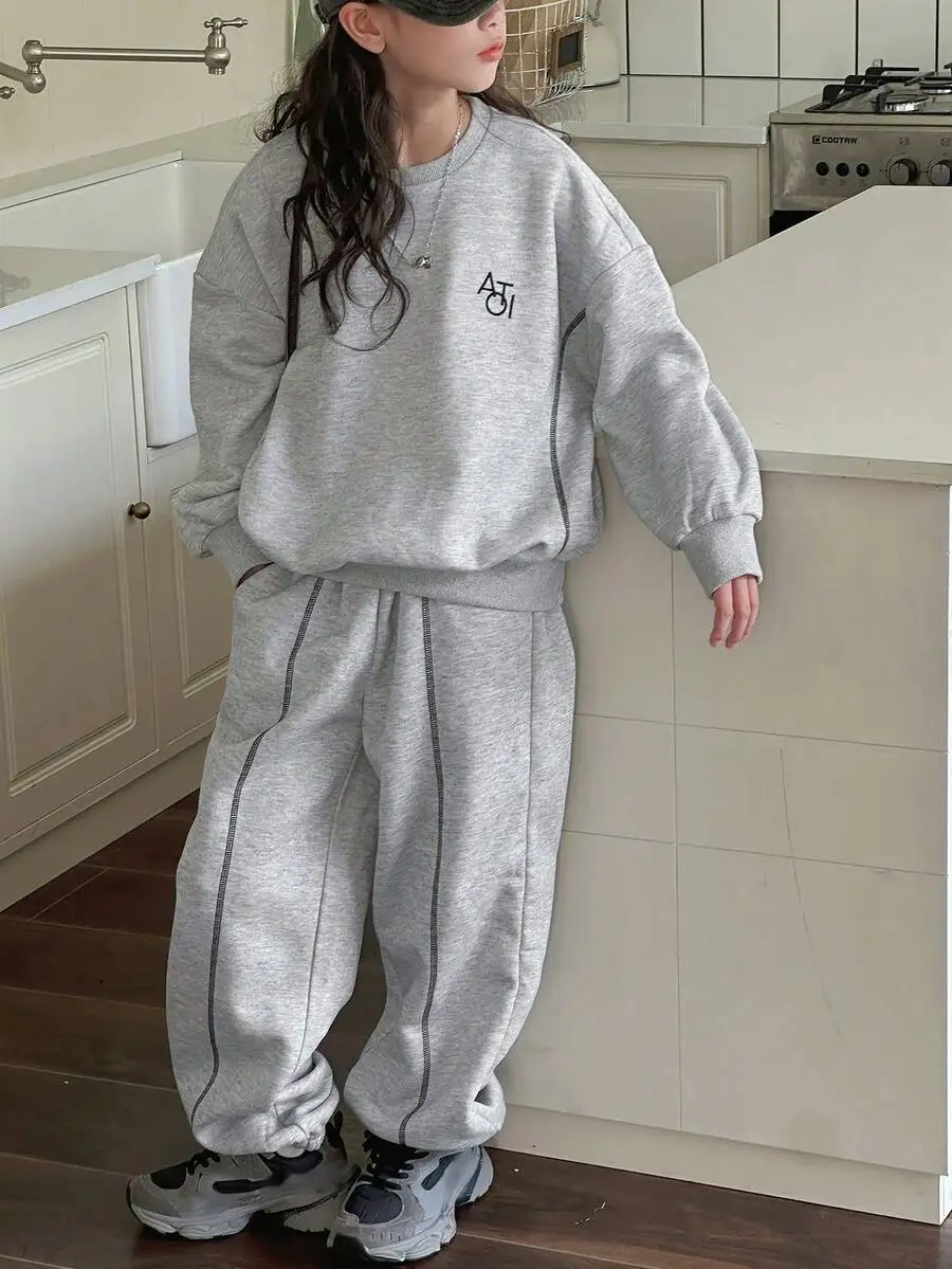 2pcs Set Gray Letter Embroidery Crew Neck Knit Sweatshirt And Pants Casual Outfit
2pcs Set Gray Letter Embroidery Crew Neck Knit Sweatshirt And Pants Casual Outfit