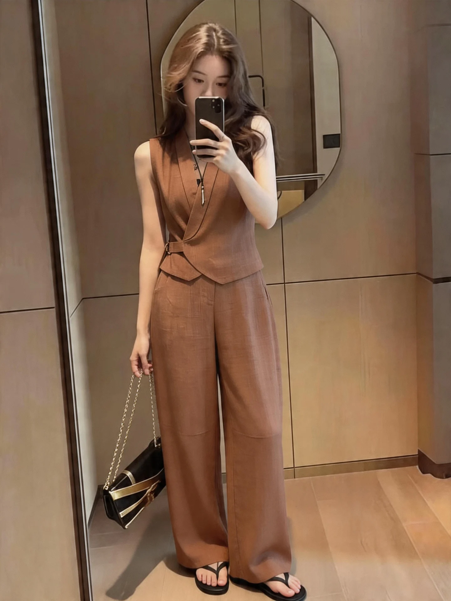 Summer Fashionable Two-Piece Set High Waist Wide Leg Pants V-Neck Tank Top Elegant Retro Style Casual Wear for Women
Summer Fashionable Two-Piece Set High Waist Wide Leg Pants V-Neck Tank Top Elegant Retro Style Casual Wear for Women