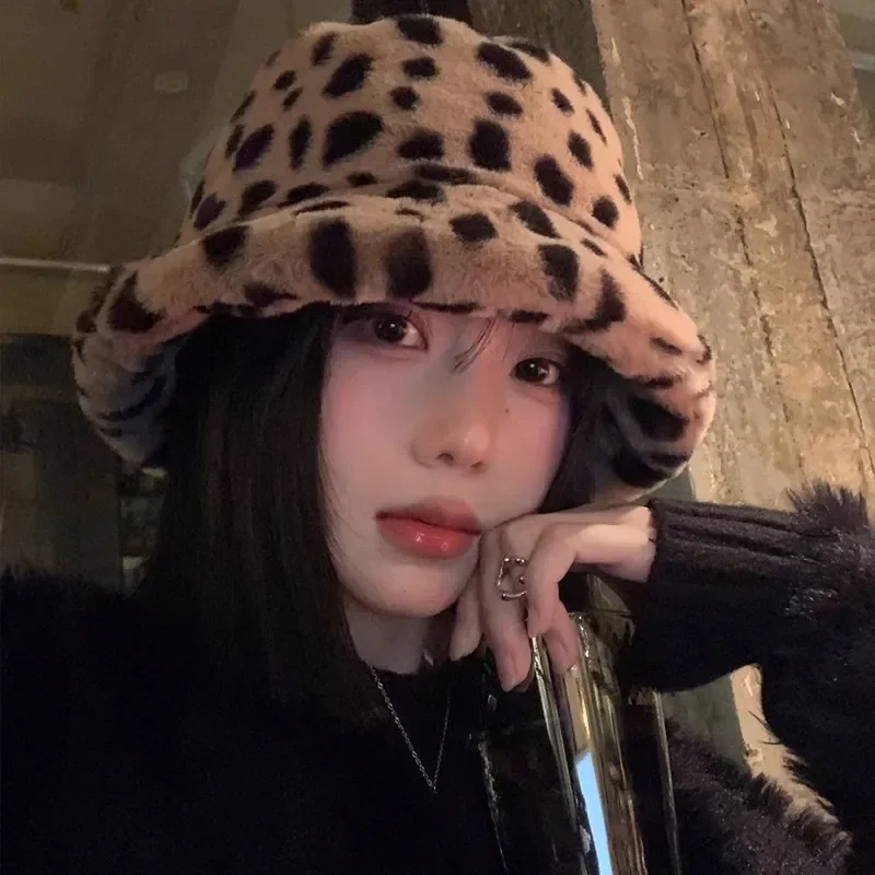 Autumn Winter Panama Hat for Women Faux Fur Bucket Hats Cow Print Plush Velvet Warm Panama Hat Fisherman Hats Vacation Cap
Autumn Winter Panama Hat for Women Faux Fur Bucket Hats Cow Print Plush Velvet Warm Panama Hat Fisherman Hats Vacation Cap