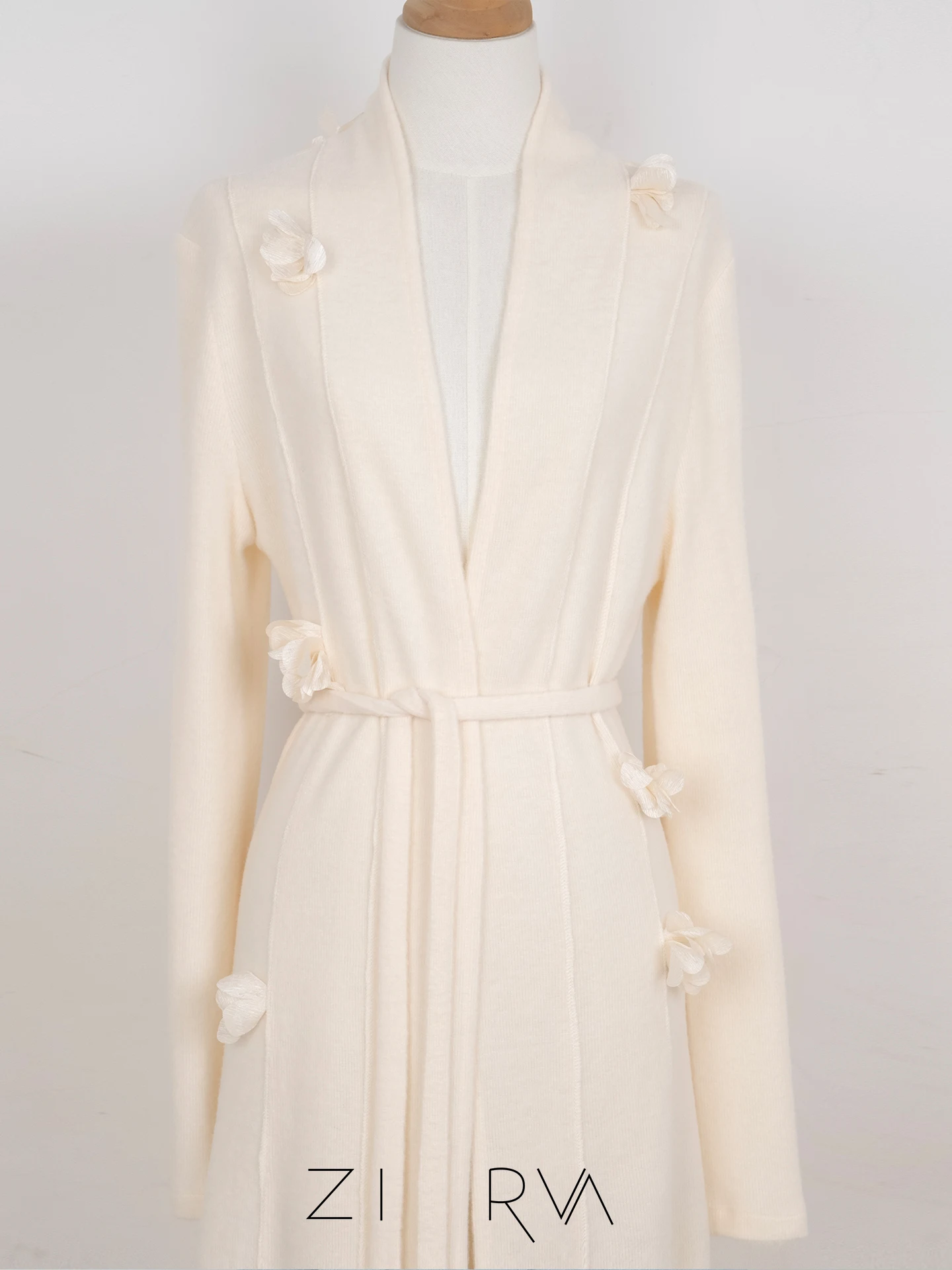 Brand Knitted Long Sve Sweater Coat Soft Sle Knot V-ne Winter Collection Open Cardigan
Brand Knitted Long Sve Sweater Coat Soft Sle Knot V-ne Winter Collection Open Cardigan