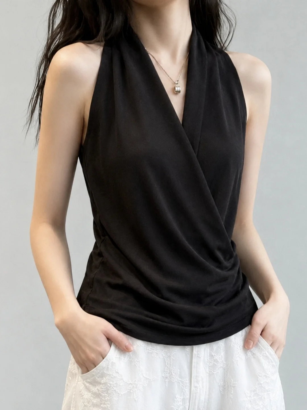 Elegant Neck Hanging Sleeveless Vest Sexy Back Exposure Top Summer Fine Match Small Shirt Lightweight Mature Style Casual Wom...
Elegant Neck Hanging Sleeveless Vest Sexy Back Exposure Top Summer Fine Match Small Shirt Lightweight Mature Style Casual Wom...