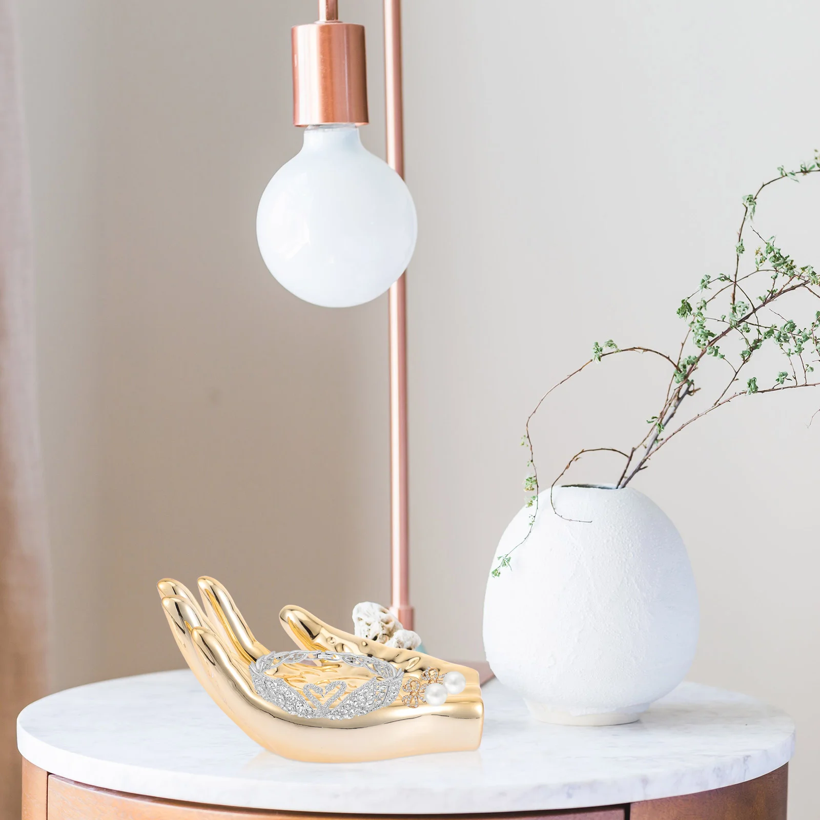 Nordic Style Palm Ceramic Small Dish Jewelry Plate Display Stand Decorative Rack Ring Accessory Necklace Shelves
Nordic Style Palm Ceramic Small Dish Jewelry Plate Display Stand Decorative Rack Ring Accessory Necklace Shelves