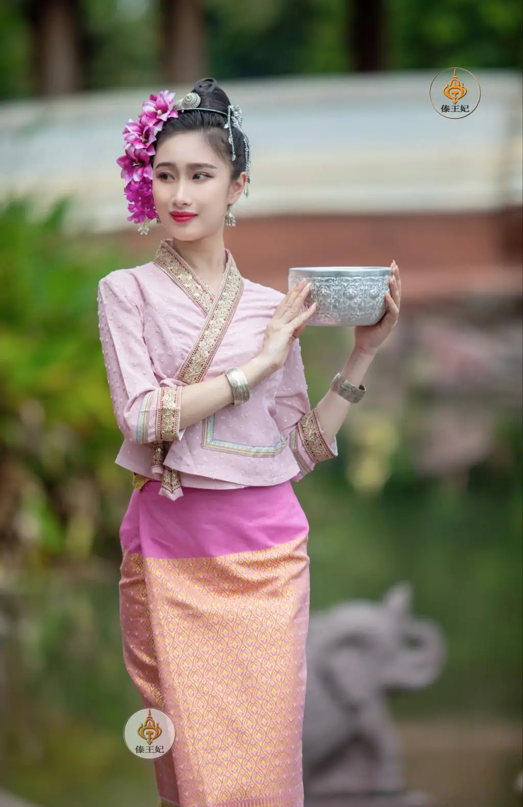 2024 thailand traditional vintage clothing tops blouse skirt thai women elegant photography elegant party dress travel wear
2024 thailand traditional vintage clothing tops blouse skirt thai women elegant photography elegant party dress travel wear