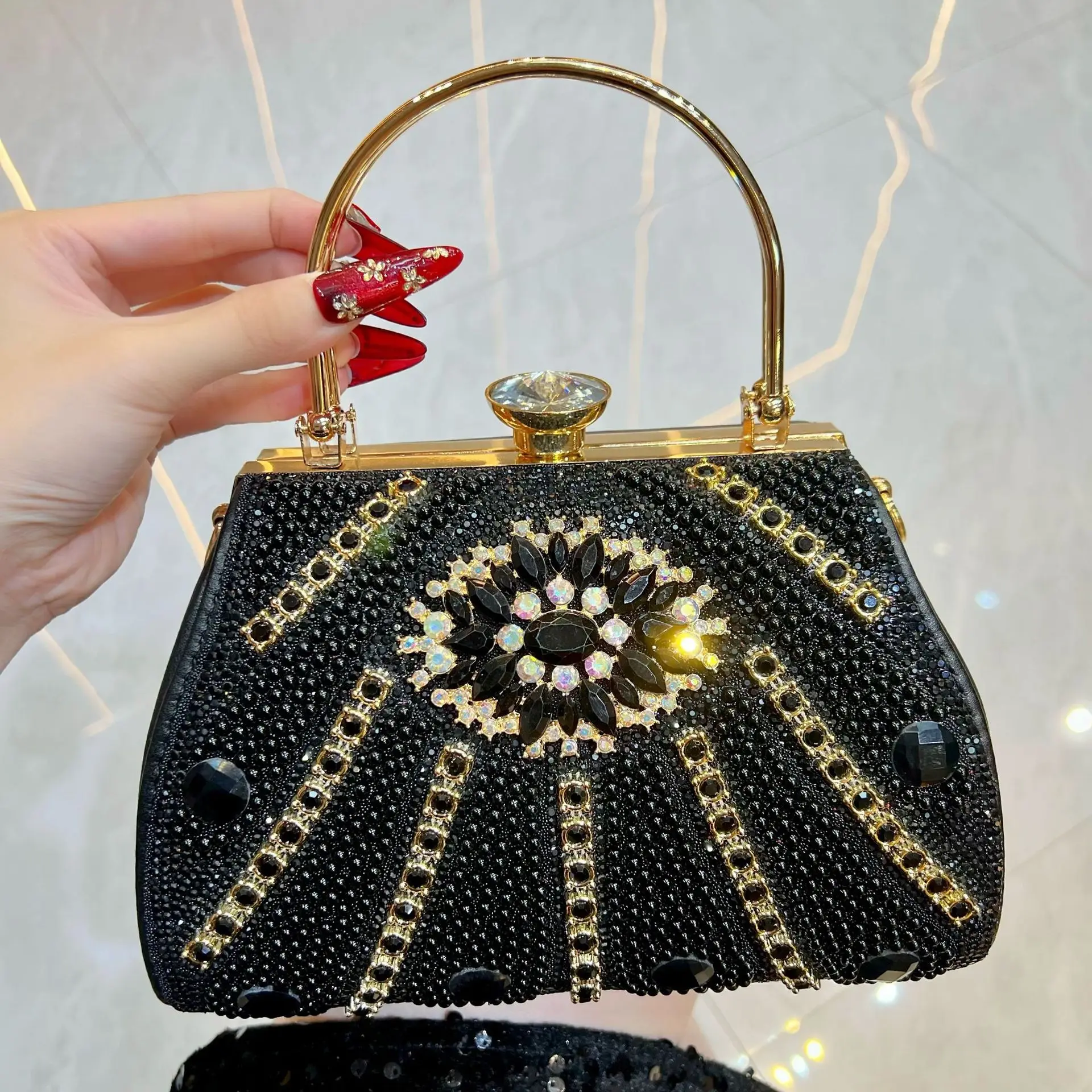 2025 New Women Rhinestone Beaded Evening Clutch Luxury Pearl Inlaid Diamond Party Prom Small Glitter Box Handbag Elegant Tote
2025 New Women Rhinestone Beaded Evening Clutch Luxury Pearl Inlaid Diamond Party Prom Small Glitter Box Handbag Elegant Tote
