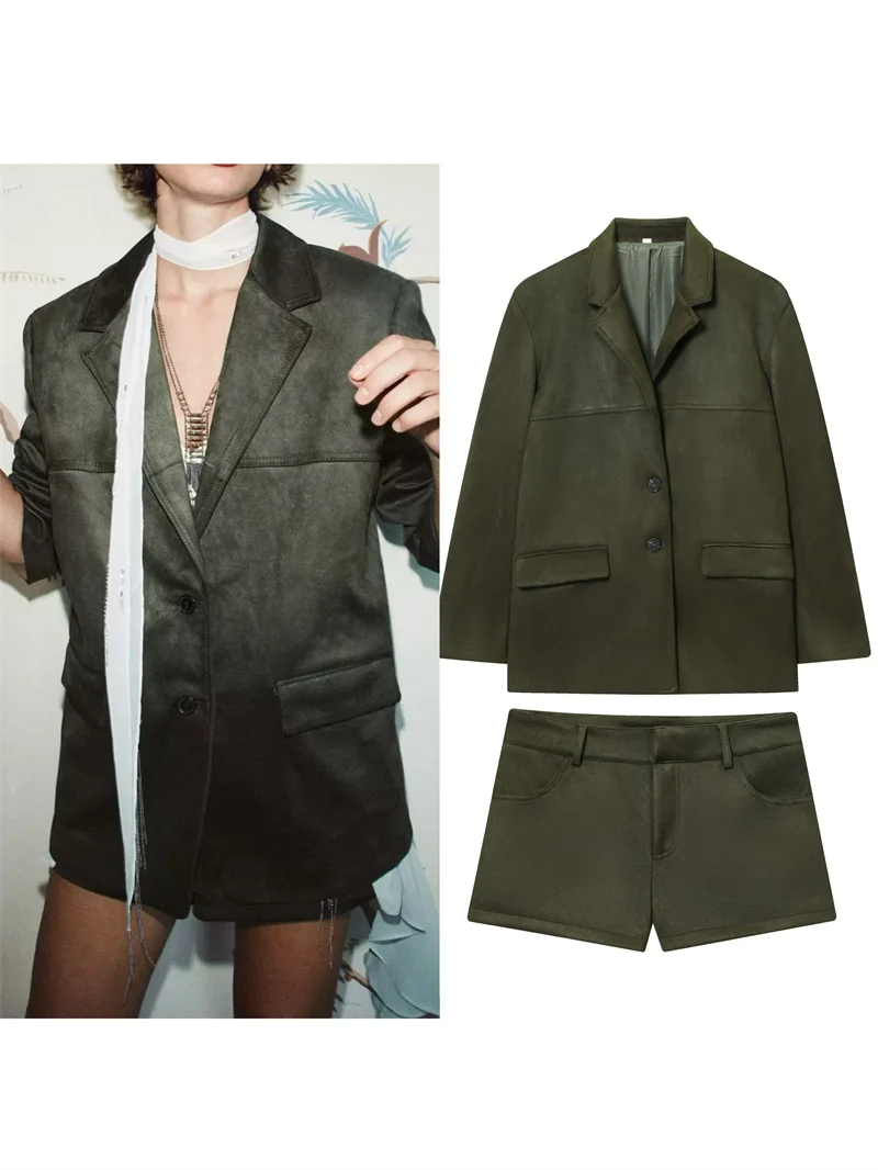 2025 Fall New Women's Fashion: stylish and versatile, casual and unique suede-effect blazer jacket and mini shorts set.
2025 Fall New Women's Fashion: stylish and versatile, casual and unique suede-effect blazer jacket and mini shorts set.