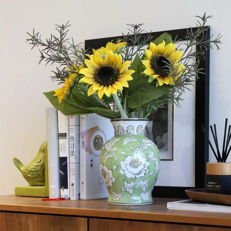 60X11CM Chinese ceramic small vase hand-painted blue and white decorative items home living room
60X11CM Chinese ceramic small vase hand-painted blue and white decorative items home living room