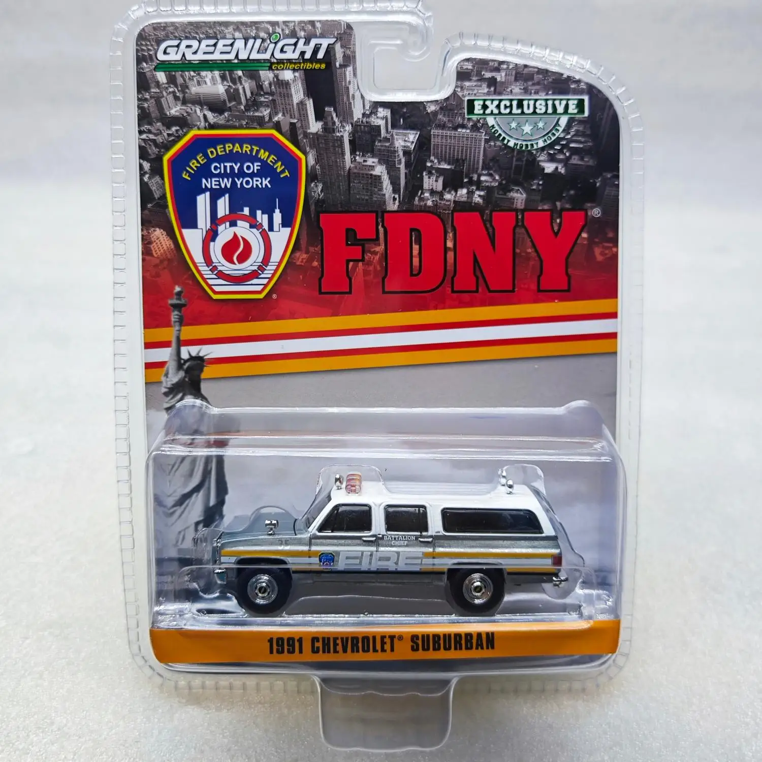 Green Light 1:64 1991 Chevrolet Suburban FDNY (New York City Fire Department) Campmaster Varnish Car Model Collection Gifts Toys
Green Light 1:64 1991 Chevrolet Suburban FDNY (New York City Fire Department) Campmaster Varnish Car Model Collection Gifts Toys
