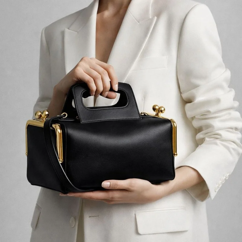 2026 Luxury Retro Clip Handbag Luxury Designer Frame Handbag Large Capacity Zippered Crossbody Bag Fashion Women's Box Bag
2026 Luxury Retro Clip Handbag Luxury Designer Frame Handbag Large Capacity Zippered Crossbody Bag Fashion Women's Box Bag