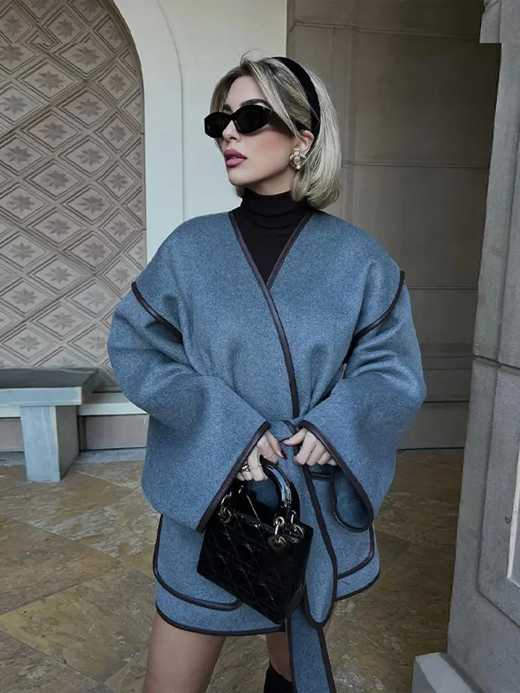 Autumn New 2024 New Grey Leather Wool Edge Contrast Jacket Women Elegant V Neck With Belt Pockets Coats Lady Streetwear Coats
Autumn New 2024 New Grey Leather Wool Edge Contrast Jacket Women Elegant V Neck With Belt Pockets Coats Lady Streetwear Coats