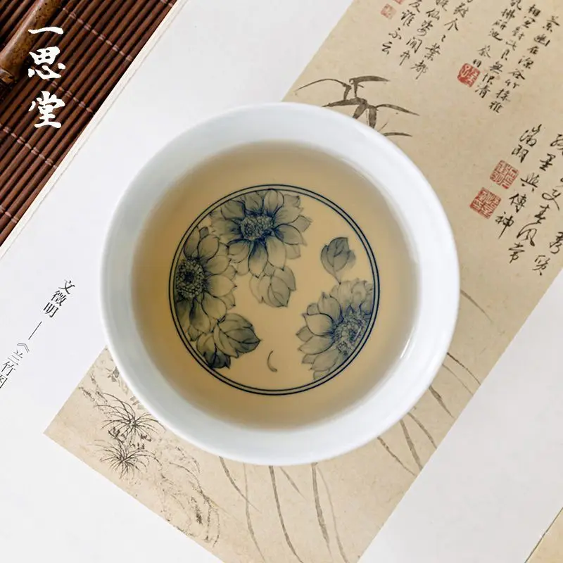 Yisitang Ceramic Master Jingdezhen Handmade Hand-Painted Blue And White Porcelain Sunflower Kung Fu Tea Cup Single Cup
Yisitang Ceramic Master Jingdezhen Handmade Hand-Painted Blue And White Porcelain Sunflower Kung Fu Tea Cup Single Cup