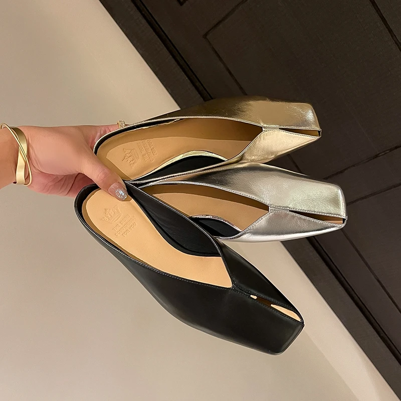 Women's new summer genuine leather cowhide hollow breathable thick heel low heel retro toe M ü ller shoes fashion slippers
Women's new summer genuine leather cowhide hollow breathable thick heel low heel retro toe M ü ller shoes fashion slippers