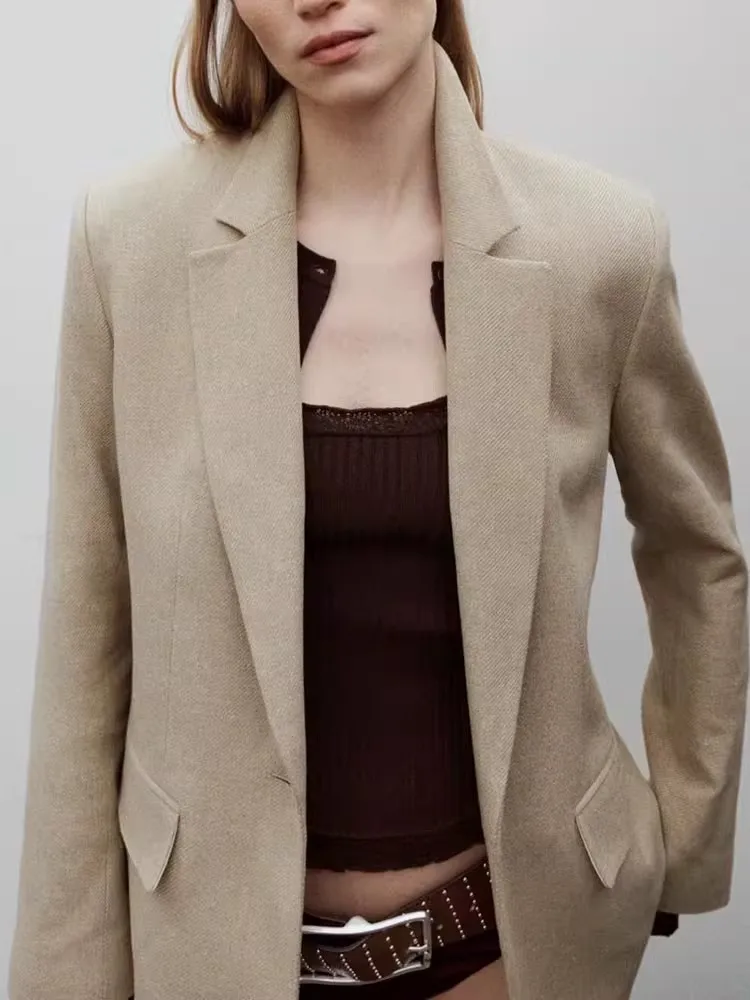 Spring 2025 Women's Long Sve Suit Jaet with ket Flip-Cover Pad oulder Notch Collar Commute Sle Loose Fit Pure Color
Spring 2025 Women's Long Sve Suit Jaet with ket Flip-Cover Pad oulder Notch Collar Commute Sle Loose Fit Pure Color
