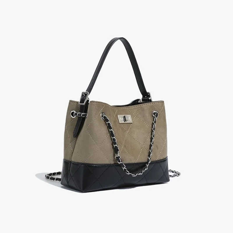 Практичная пригородная сумка для женщин с мягкой секцией для ноутбука и несколькими внешними карманами для легкого доступа
Практичная пригородная сумка для женщин с мягкой секцией для ноутбука и несколькими внешними карманами для легкого доступа