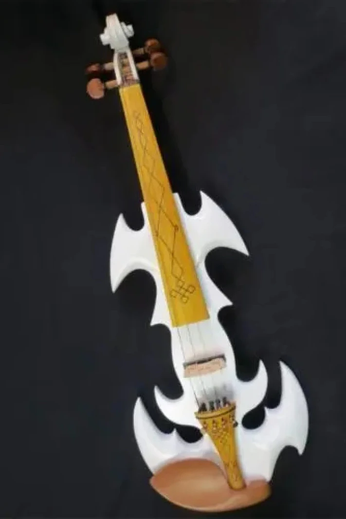 white color SONG Brand Crazy-1 art streamline 4/4 electric violin #10857
white color SONG Brand Crazy-1 art streamline 4/4 electric violin #10857
