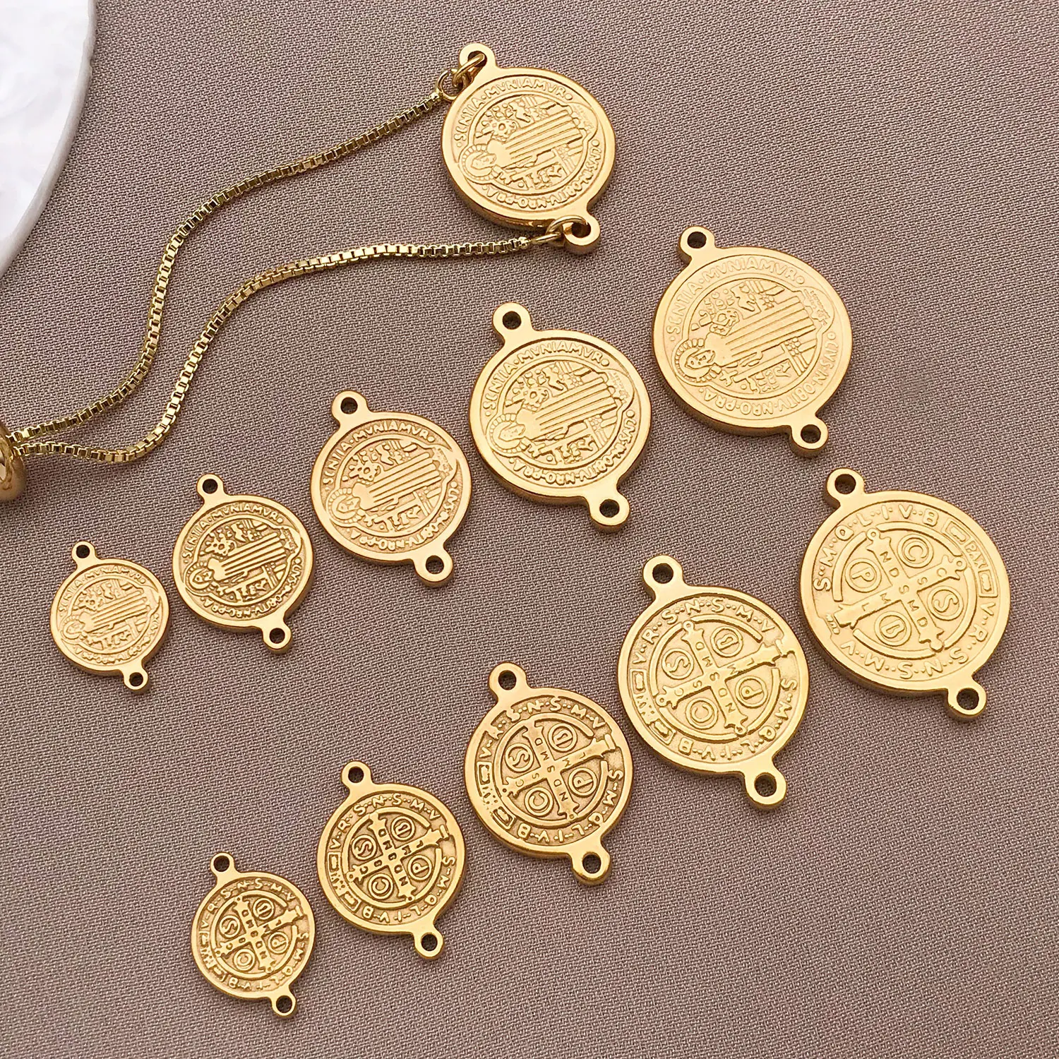 2pcs Stainless Steel Virgin Mary Jesus Christian Charm Pendant for DIY Jewelry Makings Religious Connectors Accessories Findings
2pcs Stainless Steel Virgin Mary Jesus Christian Charm Pendant for DIY Jewelry Makings Religious Connectors Accessories Findings