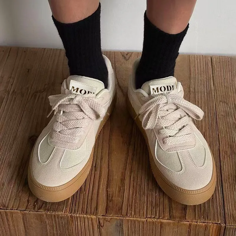 2026 Men's Retro Sneakers Thick Sole Casual Shoes Minimalist Design Streetwear Trendy Footwear
2026 Men's Retro Sneakers Thick Sole Casual Shoes Minimalist Design Streetwear Trendy Footwear