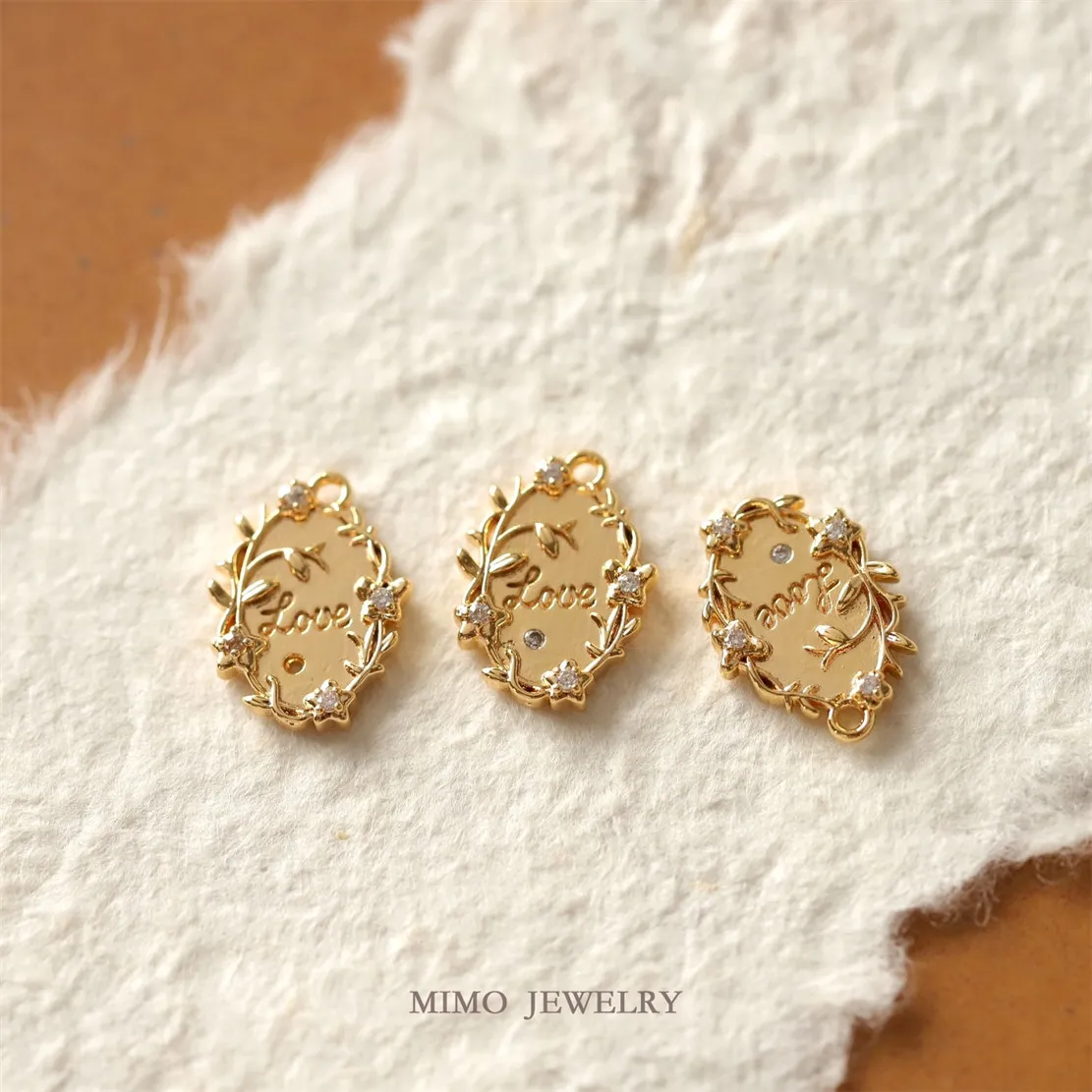 1PCS 18.1x13.2mm Copper-plated Real Gold Oval Vine Zircon LOVE Pendant DIY Handmade Accessory
1PCS 18.1x13.2mm Copper-plated Real Gold Oval Vine Zircon LOVE Pendant DIY Handmade Accessory