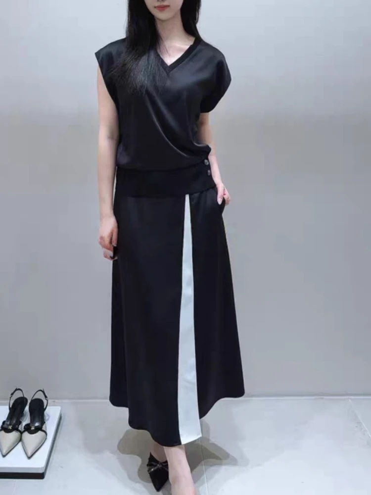 Elegant Korean Style V-Neck Short Sleeve Shirt And A-Line Skirt Two-Piece Set Summer Fashion Casual Workwear for Women
Elegant Korean Style V-Neck Short Sleeve Shirt And A-Line Skirt Two-Piece Set Summer Fashion Casual Workwear for Women