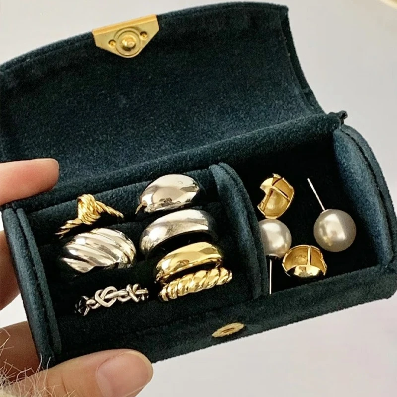 Изысканные замшевые коробки для хранения ювелирных изделий для женщин, серьги, кольца, ожерелье, арка, футляр для ювелирных изделий, антиокислительный органайзер, чехол
Изысканные замшевые коробки для хранения ювелирных изделий для женщин, серьги, кольца, ожерелье, арка, футляр для ювелирных изделий, антиокислительный органайзер, чехол